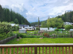 Quaint 2 bd apt w/view 4 guests Kimberley